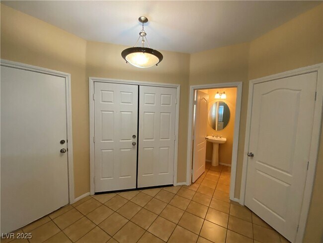 Building Photo - 744 Blue Barrel St