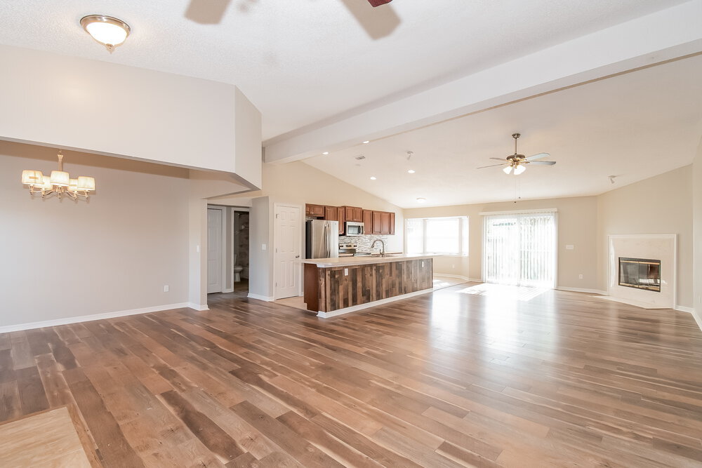 Building Photo - 8448 Pikes Peak Dr N