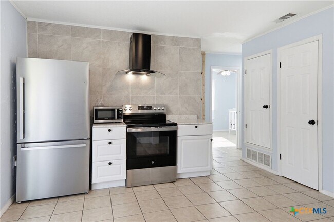 Building Photo - 1403 Little St