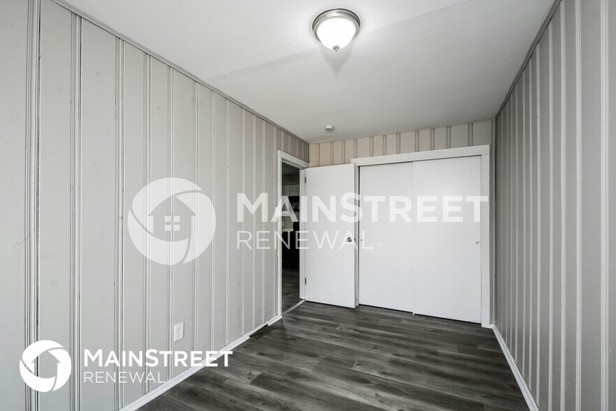 Building Photo - 5256 Skyline Ct