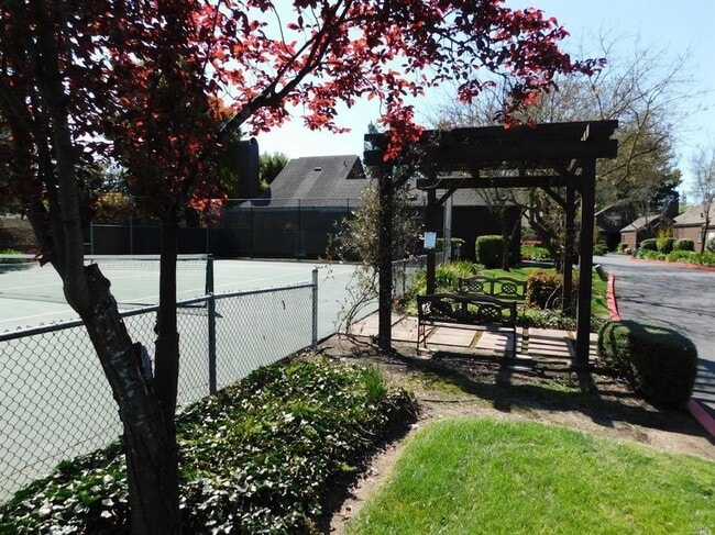 Building Photo - Furnished 2 bedroom 2 bath, WiFi and Garba...