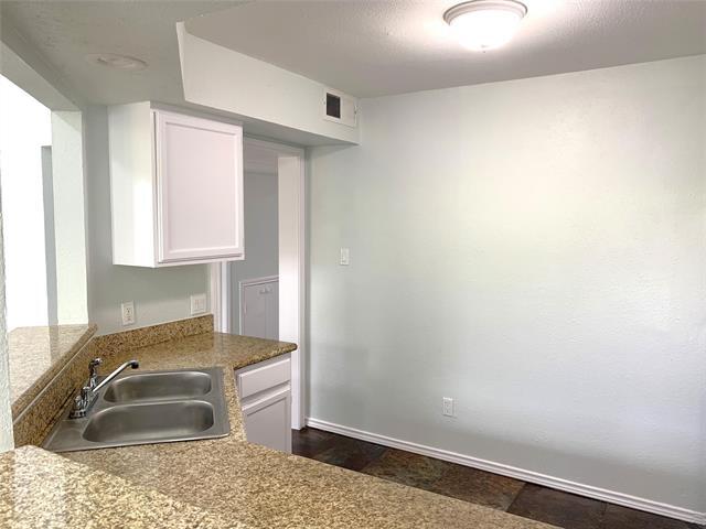 Building Photo - 9601 Forest Ln