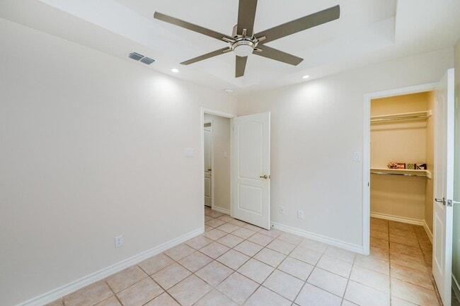 Building Photo - 303 Cinnamon Teal Loop
