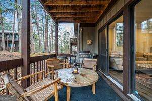 Building Photo - 2501 Fairway Oaks