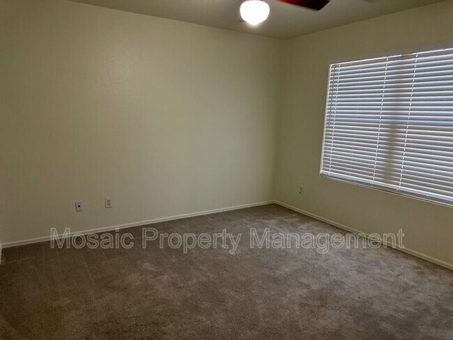 Building Photo - 1543 S Danielson Way