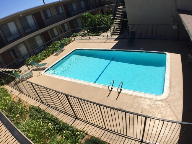 Building Photo - 7414 Mesa College Dr