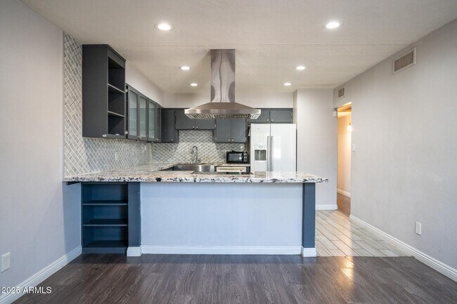 Building Photo - 3844 W Lupine Ave