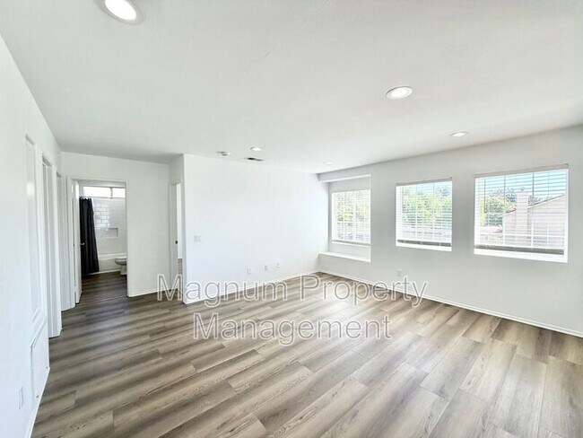 Building Photo - 43391 Calle Morita