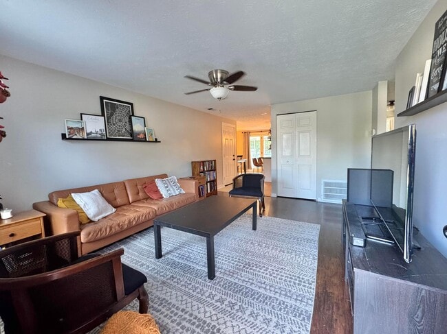 Building Photo - 4057 Clabber Rd