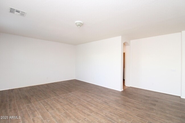 Building Photo - 3316 E Kingbird Pl