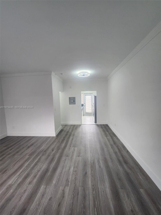 Building Photo - 2101 Normandy Dr