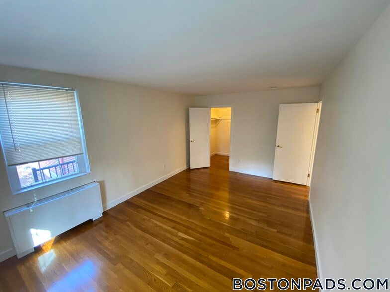 Building Photo - 17 Captain Parker Arms