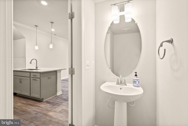 Building Photo - 43361 Radford Divide Ter