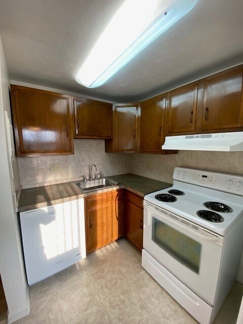 Building Photo - 1325 Ransom Rd