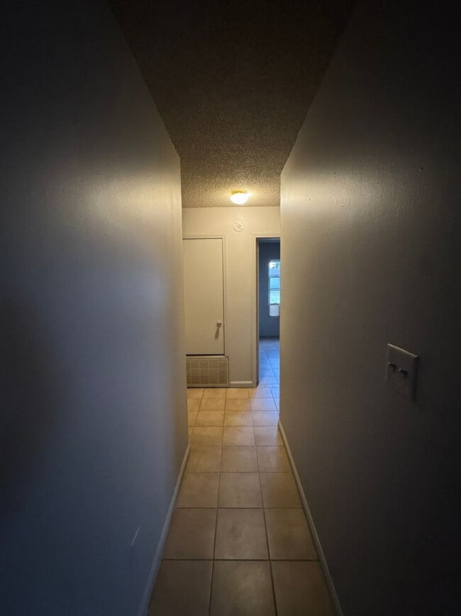 Building Photo - 2 Bed / 1 Bath Duplex in Weiner, AR