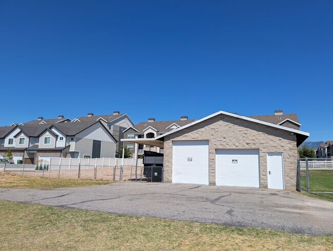Building Photo - July FREE! Renovated 5-Bed Home + Optional...