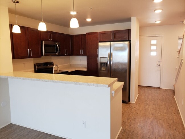 Building Photo - Newly Built TH 2bd, 2.5ba, 2pkg 1014sqft. ...