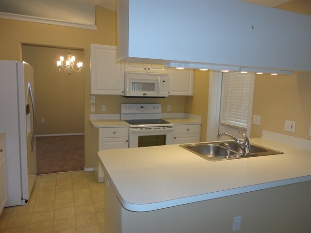 Building Photo - 3118 37th Ter E