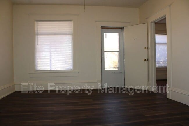 Building Photo - 326 W Routt Ave