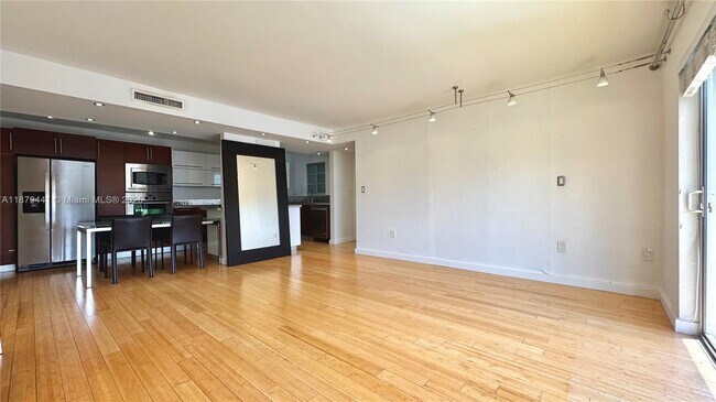 Building Photo - 947 Lenox Ave.