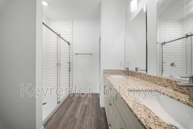 Building Photo - 26483 Sandhill Blvd