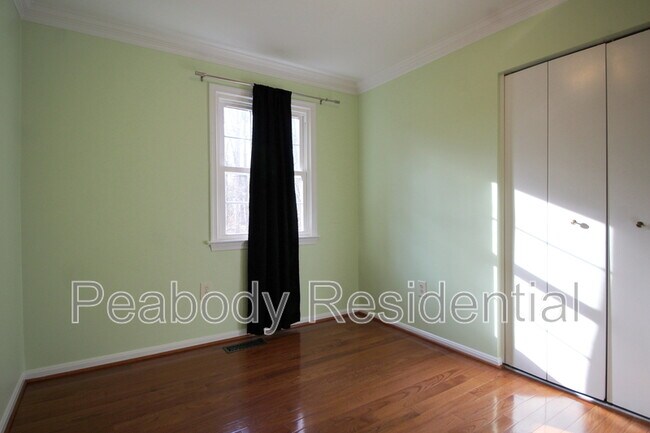 Building Photo - 8072 Sleepy View Ln