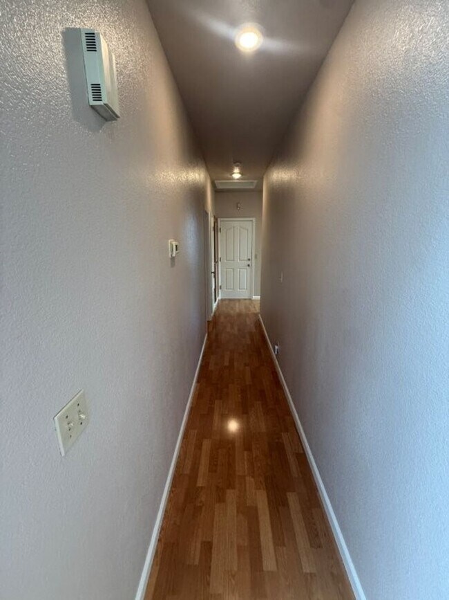 Building Photo - 900 Bluewater Dr