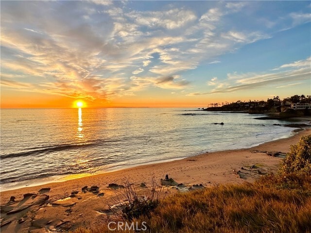 Building Photo - 327 Aster St