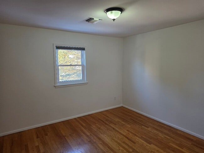 Building Photo - For Rent