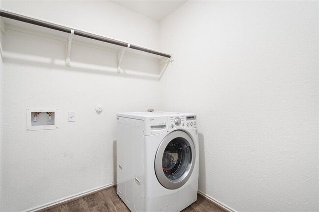 Building Photo - 3808 Ignacio Dr