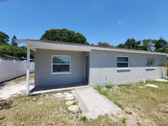 Primary Photo - 1205 62nd Ave E