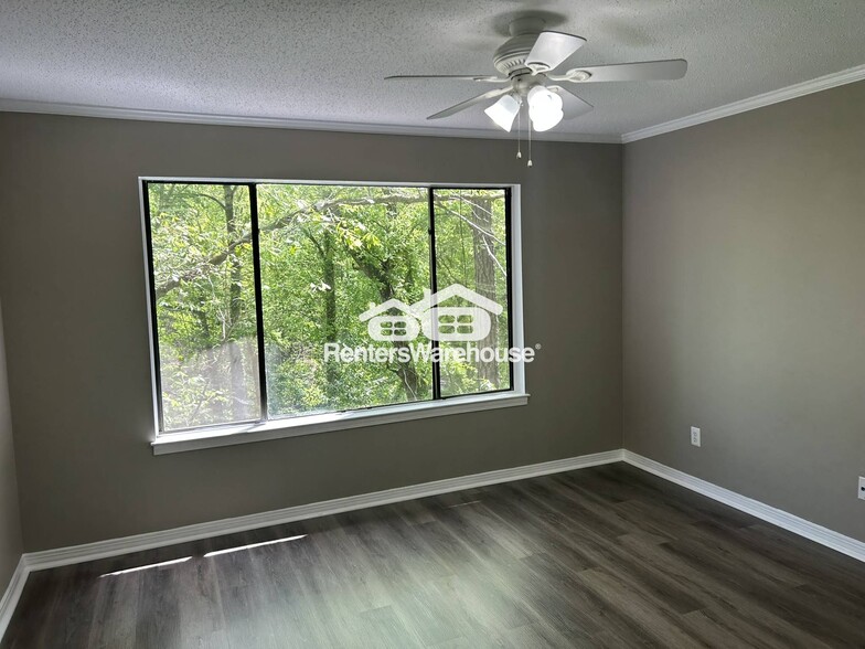 Building Photo - 313 Heath Dr