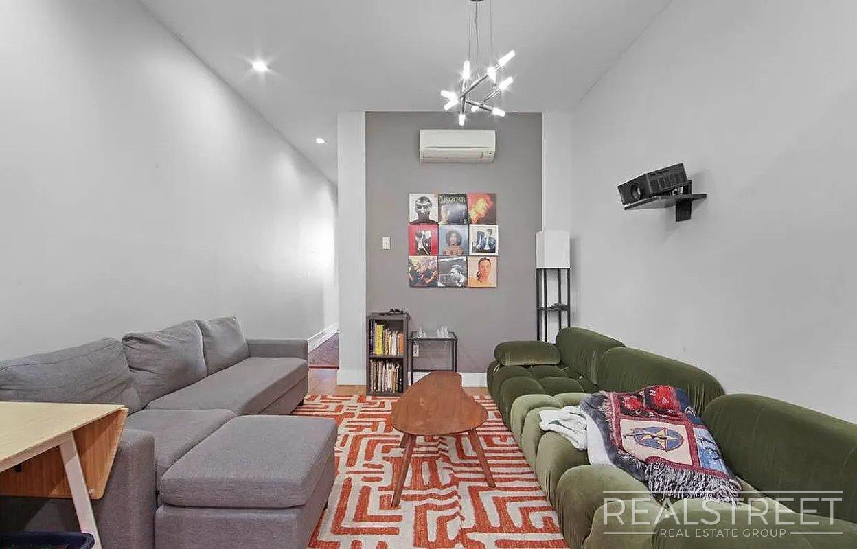 Building Photo - Spacious 3BR Apartment in Prime Bushwick | Skylight, Laundry, Courtyard | No Fee