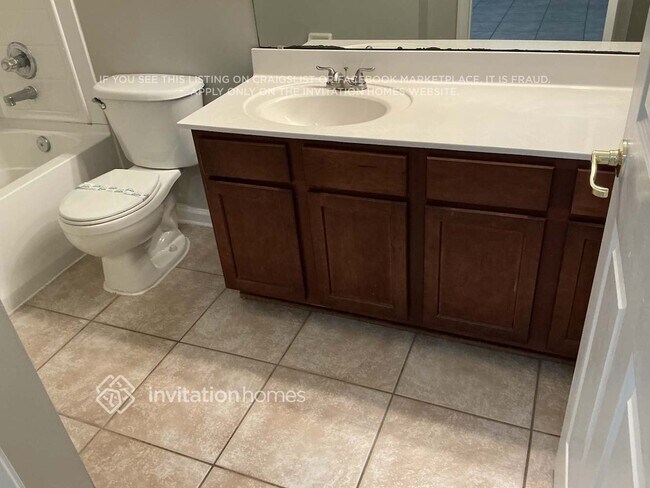 Building Photo - 3826 Westridge Dr