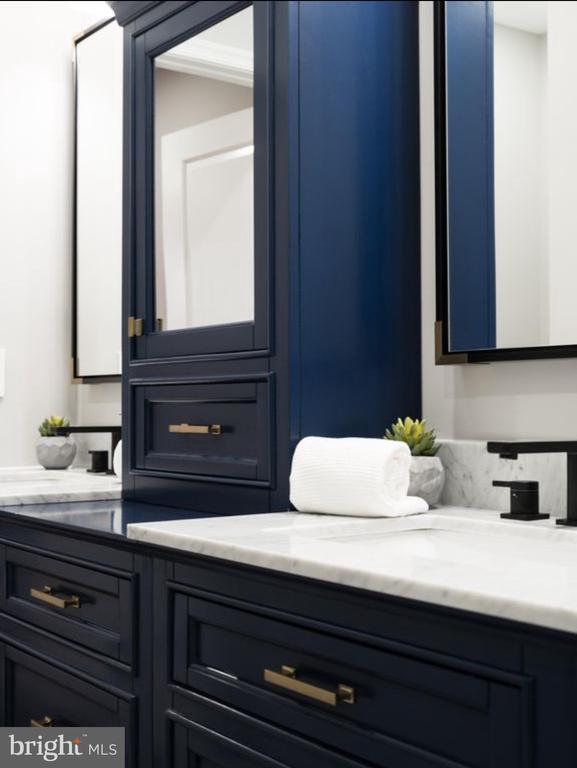 Building Photo - 612 44th St NE