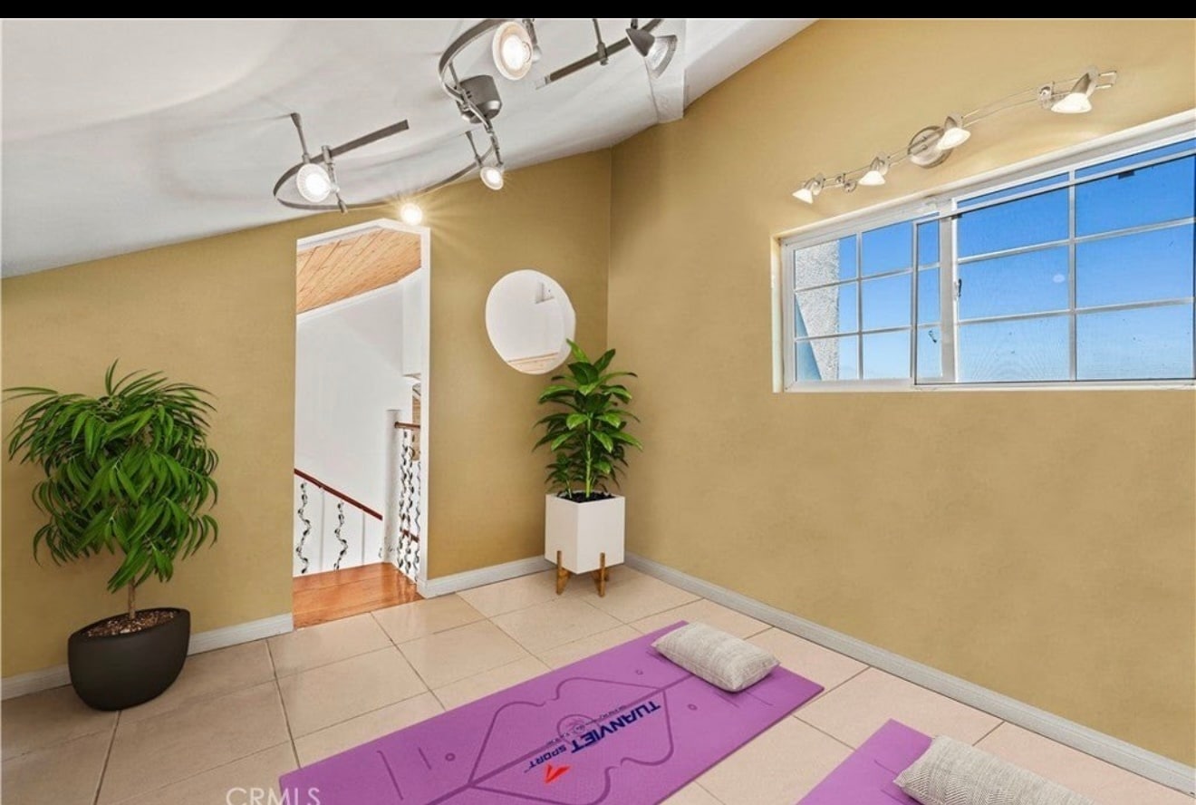 Building Photo - 3916 Carnavon Way