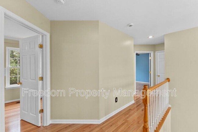 Building Photo - 9140 Worthington Dr