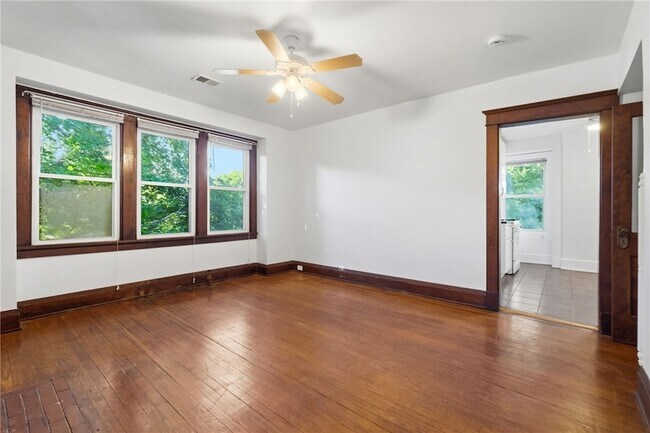 Building Photo - 407 Biddle Ave