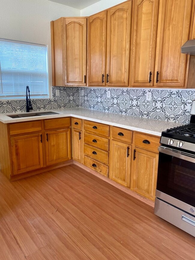 Building Photo - Three Bedroom One bath home Available now