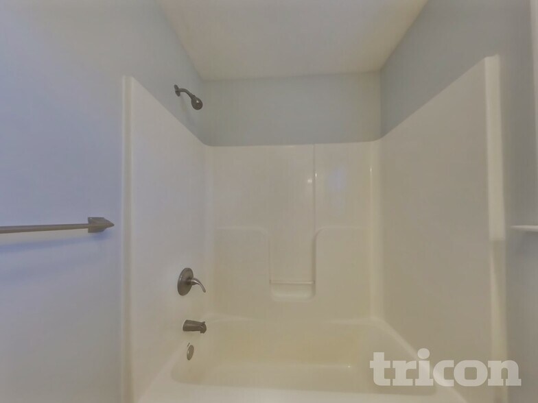 Building Photo - 1605 Mary Ct