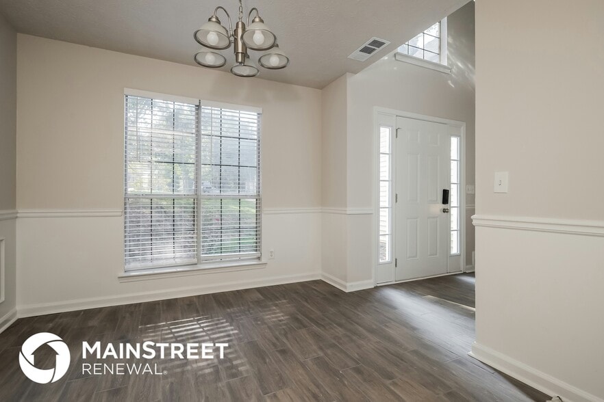 Building Photo - 242 Fairview Point