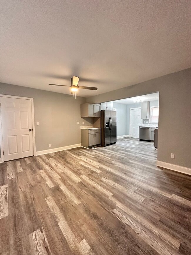 Building Photo - Coronado-Norfolk 3 Bedroom House