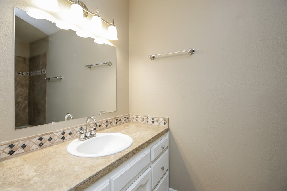 Building Photo - 921 S Val Vista Dr