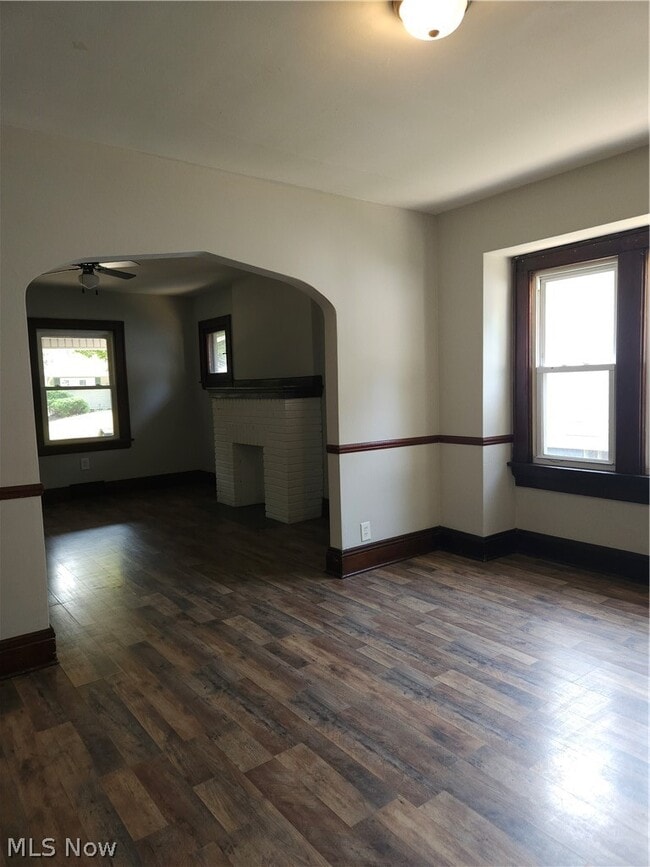 Building Photo - 614 Sanford Ave