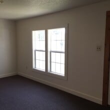 Building Photo - UPDATED HOME WITH 2 BEDROOMS