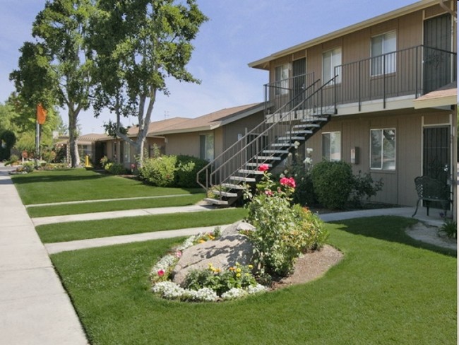 Building Photo - Golden Meadows