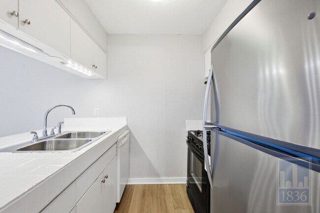 Building Photo - 7801 Shoal Creek Blvd