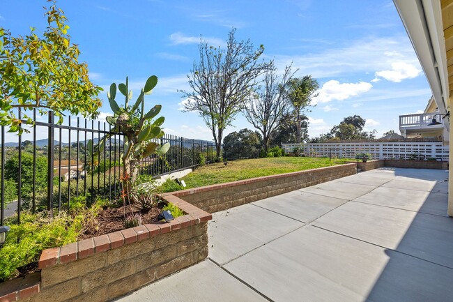 Building Photo - Updated 3-Bedroom Home with Modern Upgrade...