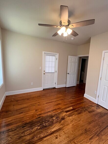 Building Photo - 1005 W High St