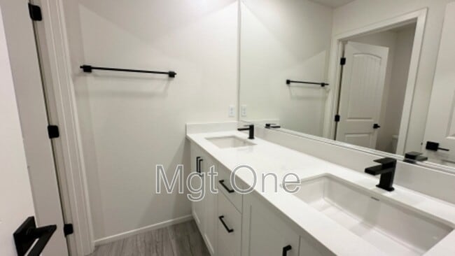 Building Photo - 1784 Julie Dr